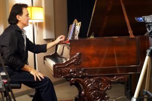 Luciano Alves gravando CD Chopin